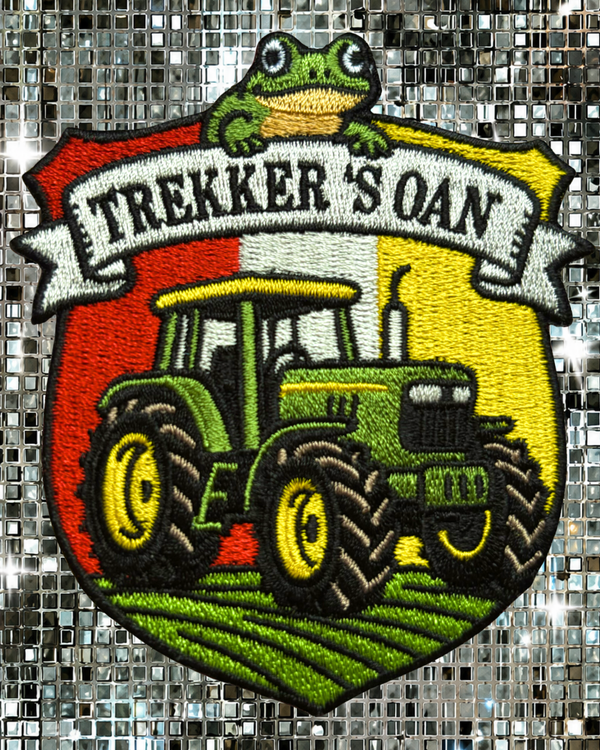Maatwerkembleem met een groene tractor en kikker